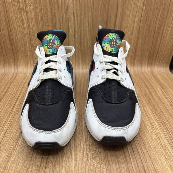 Nike Air Huarache Peace, Love, Swoosh Mens Size 10 Sneakers - Picture 2 of 8